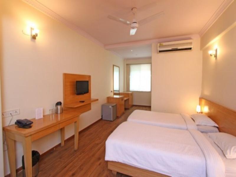 Hotel Shantidoot, Dadar Malad Экстерьер фото